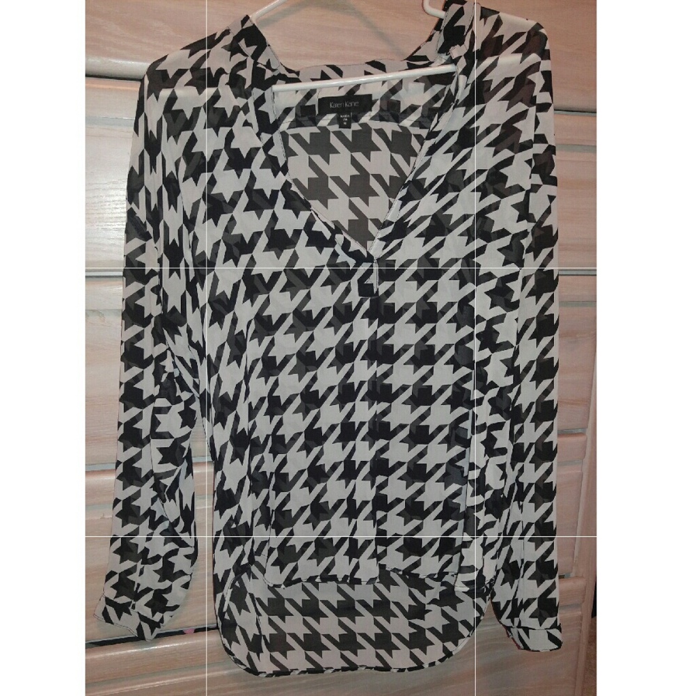 Karen Kane houndstooth chiffon top